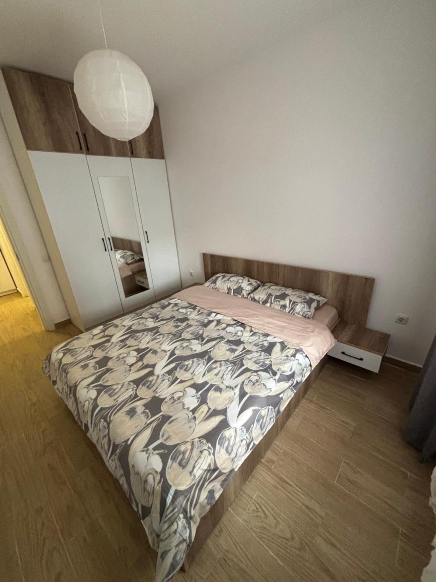 Militari Comfort Apartment Rosu Ngoại thất bức ảnh